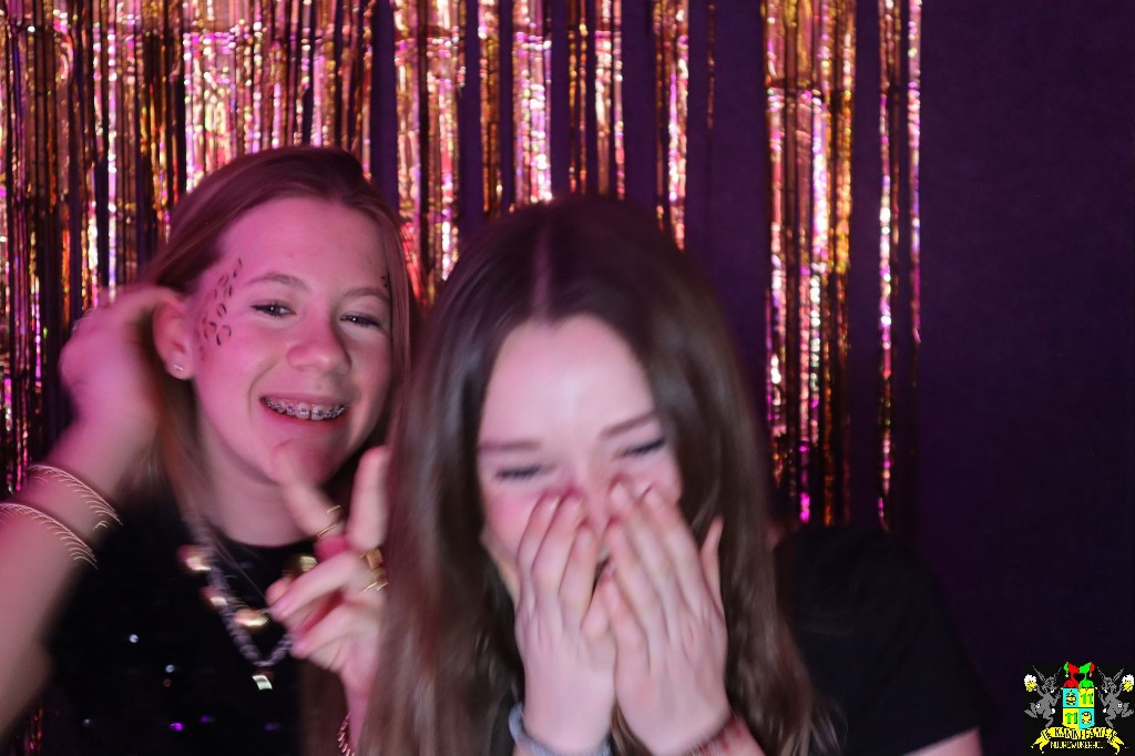 ../Images/Jeugd Opwarmbal Photobooth 104.jpg